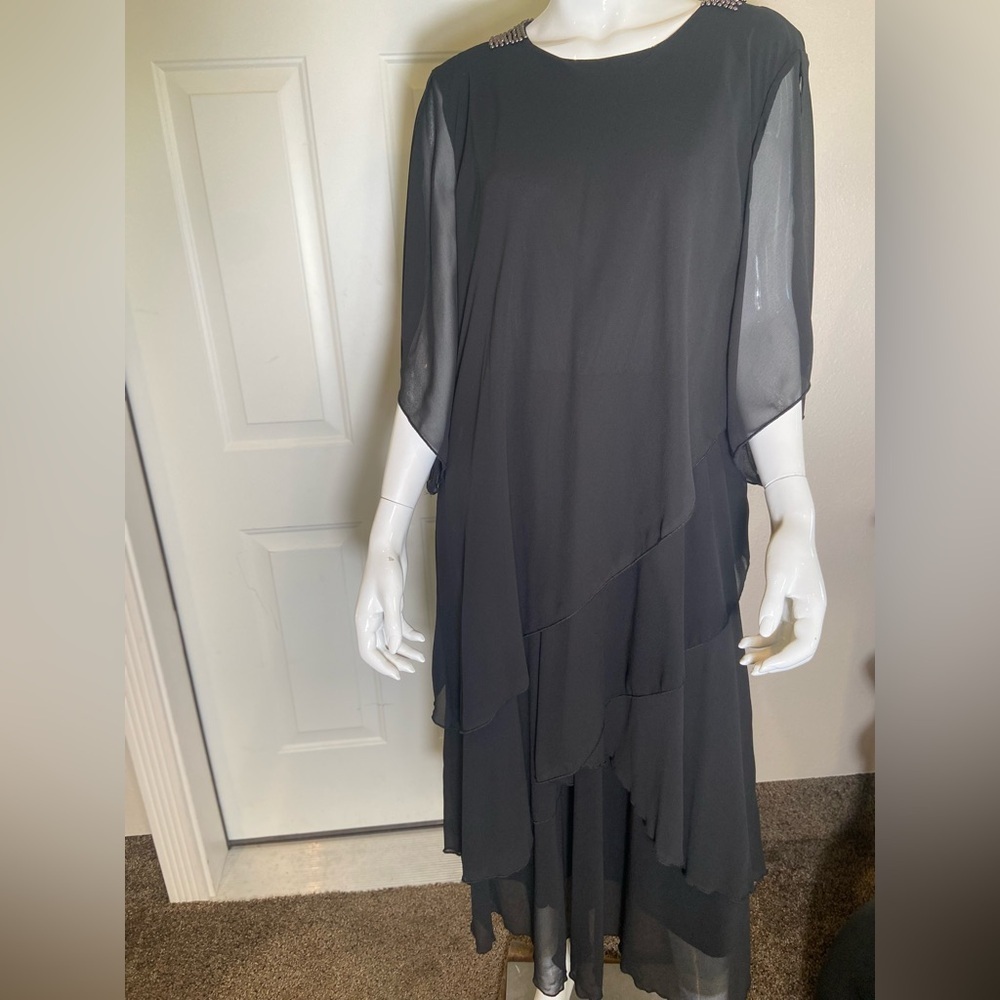 Black~Semi-Sheer~Crepe Layered Tiers~Studded Shoulder Detail~Maxi Dress~Size 2XL